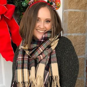 Meet your Posher, Alyssa